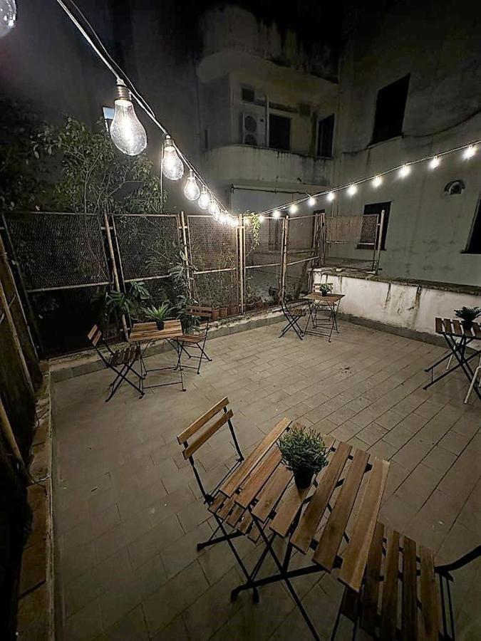 Hall In Center Couette-café *